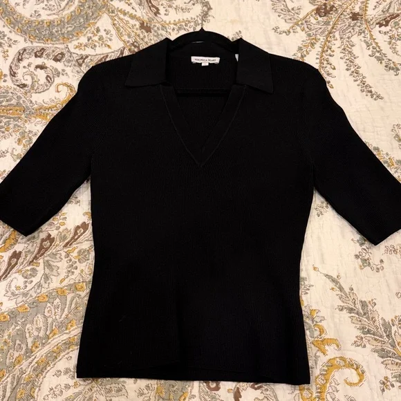 VERONICA BEARD Emily V-neck Top - Picture 5 of 9